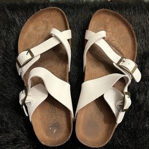 Used sandals must go still in good condition,